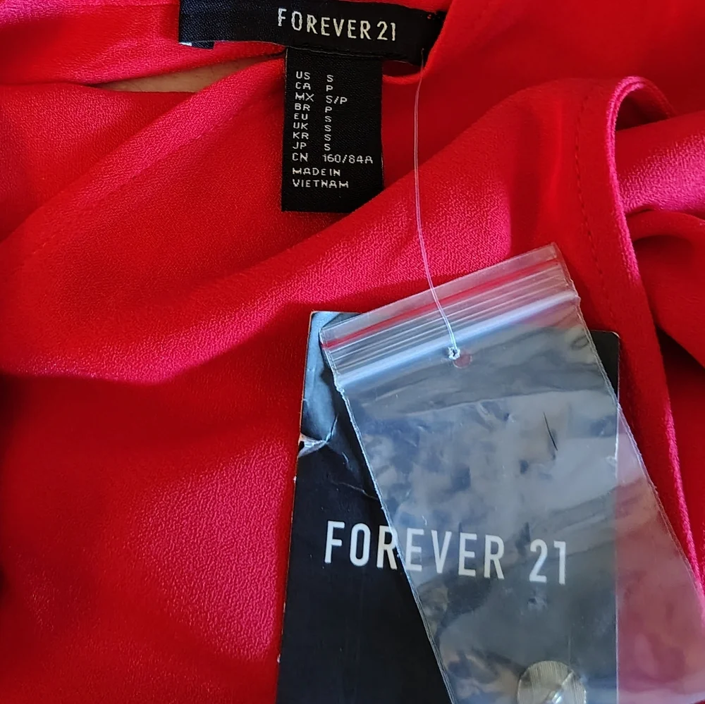 Women's Red Forever 21 Shirt.Brand New With Tags. - Picture 9 of 11